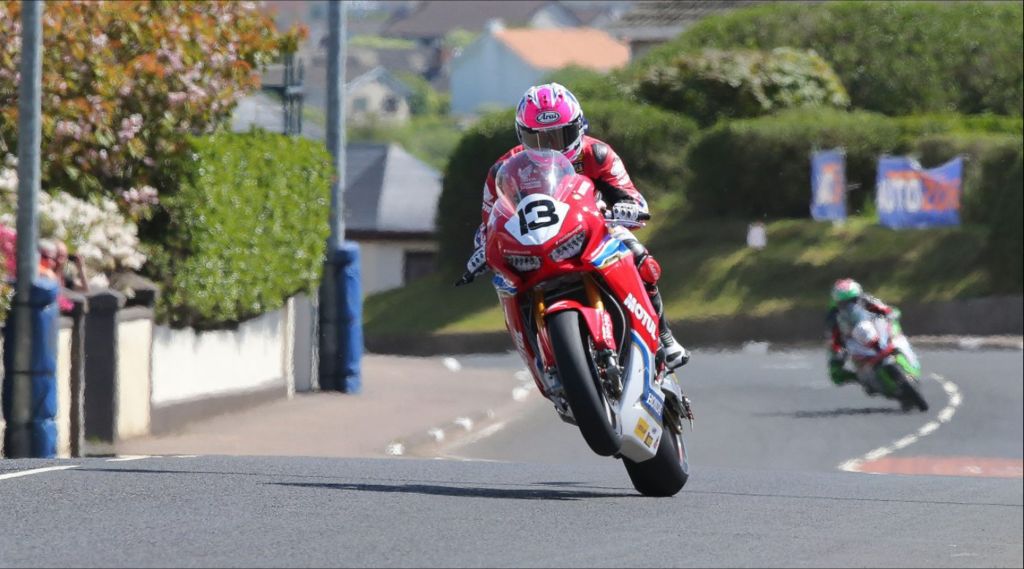 Legenda toru na wyspie: Motul na Isle of Man TT