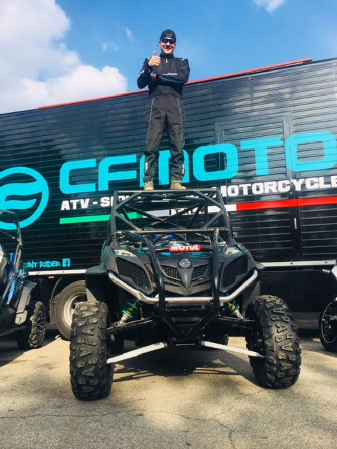 Oggi intervistiamo Maurizio Perin, pilota sponsorizzato da Motul Italia attraverso la collaborazione con CF MOTO.