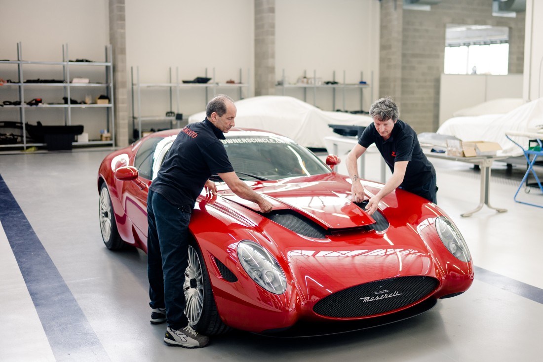 WHEN ICONIC CAMERA DESIGN MEETS LEGENDARY CAR DESIGN