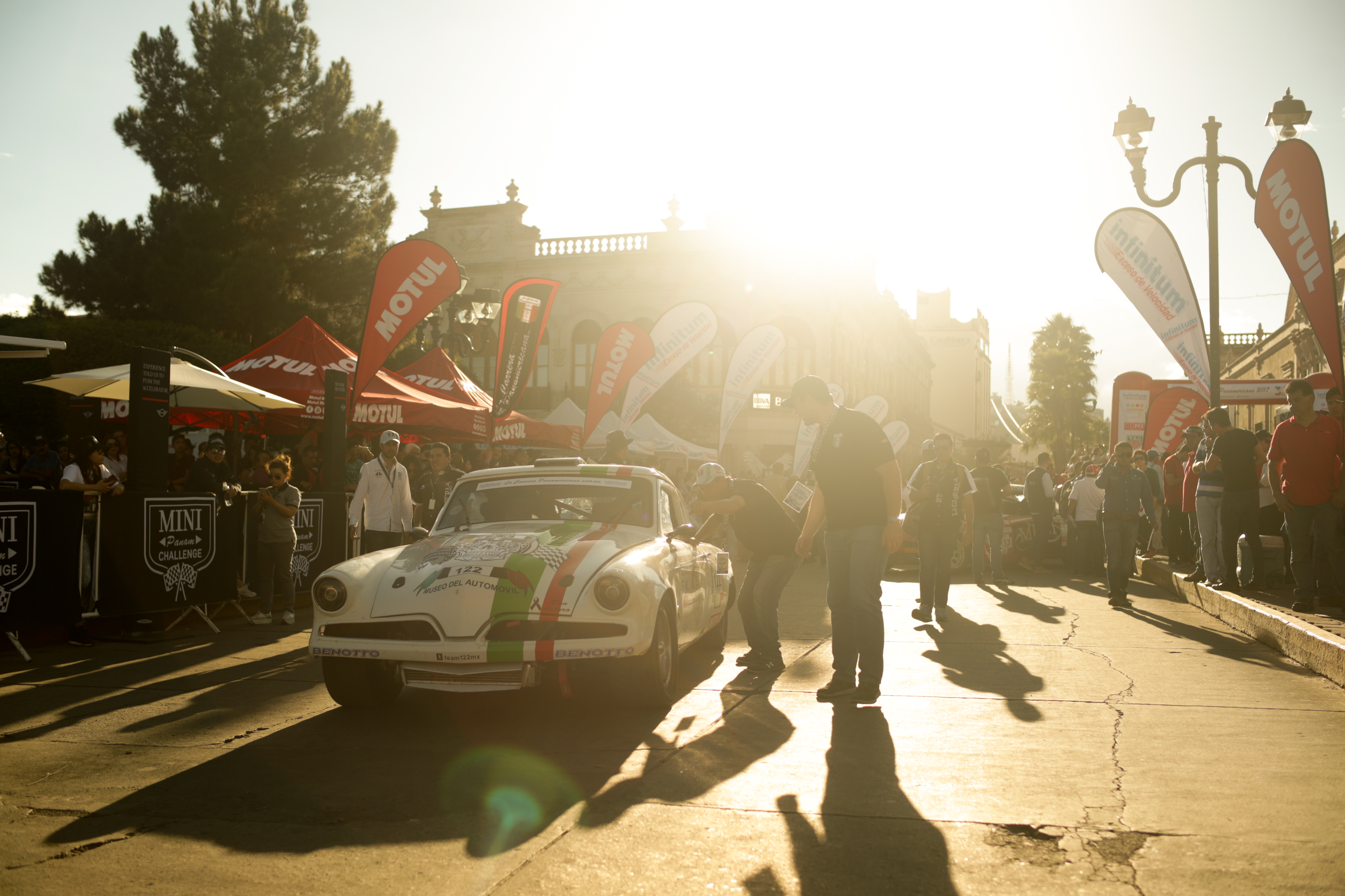 La Carrera Panamericana ¡Arriba Motul !