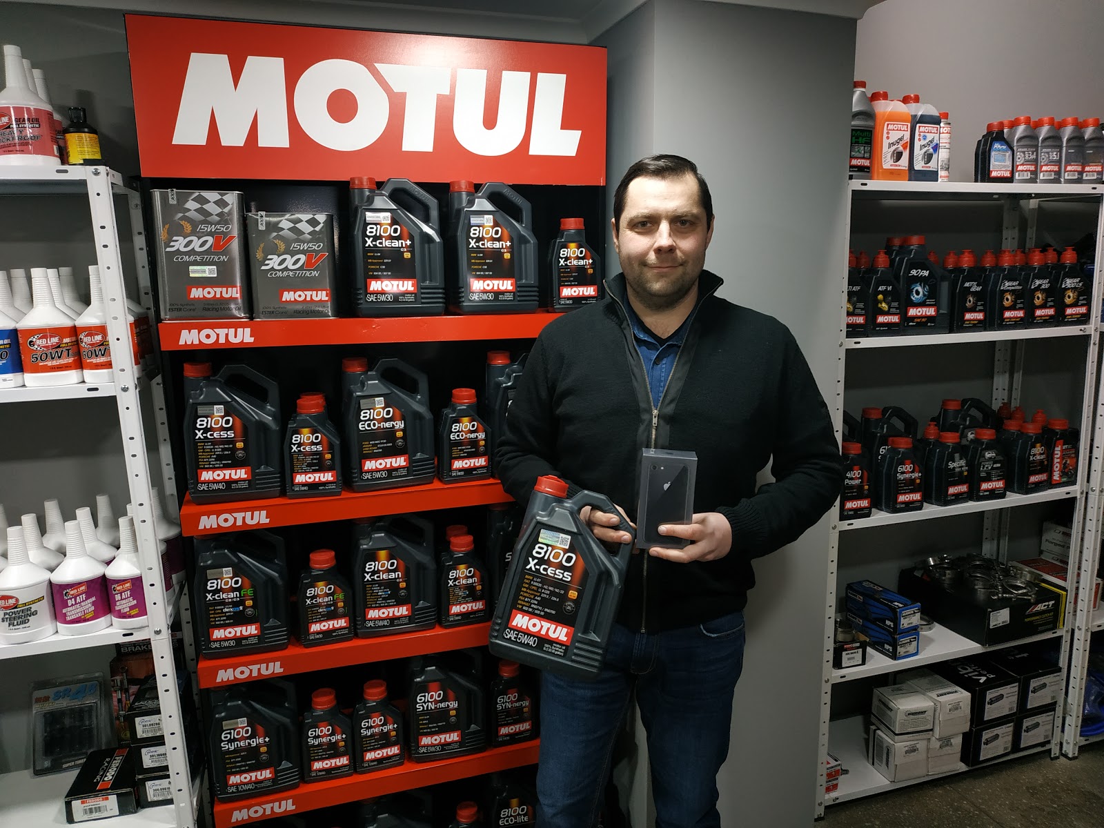 Результат 6-го розіграшу iPhone 8 від Motul.