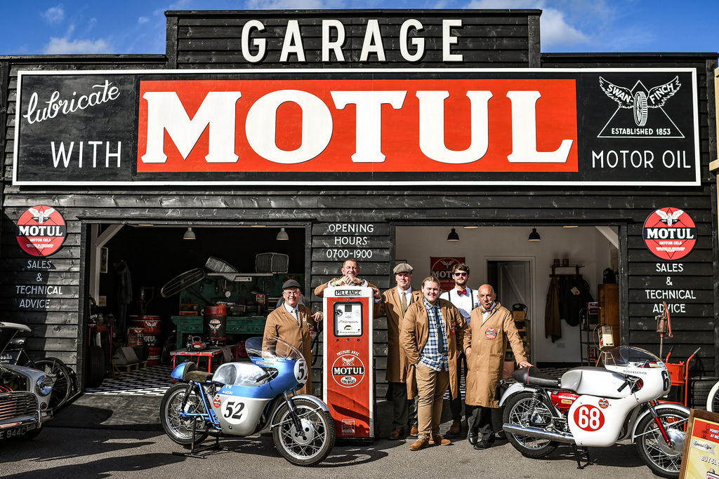 Motul rinde tributo a la era dorada del automovilismo en el Goodwood Revival