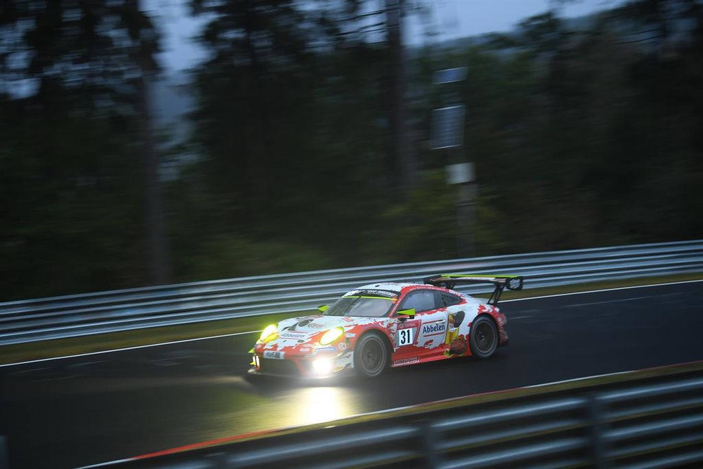 Frikadelli Racing als bestes Porsche-Team auf Gesamtrang sieben